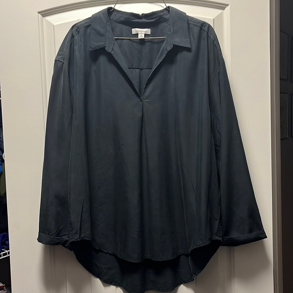 Calvin Klein polyester shirt (flowy)